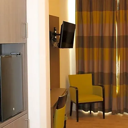 Mondo Hotel